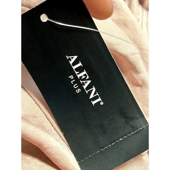 Alfani Plus NWT V-Neck Top Blouse Sleeveless Pottery Clay Size 2X - Picture 6 of 9